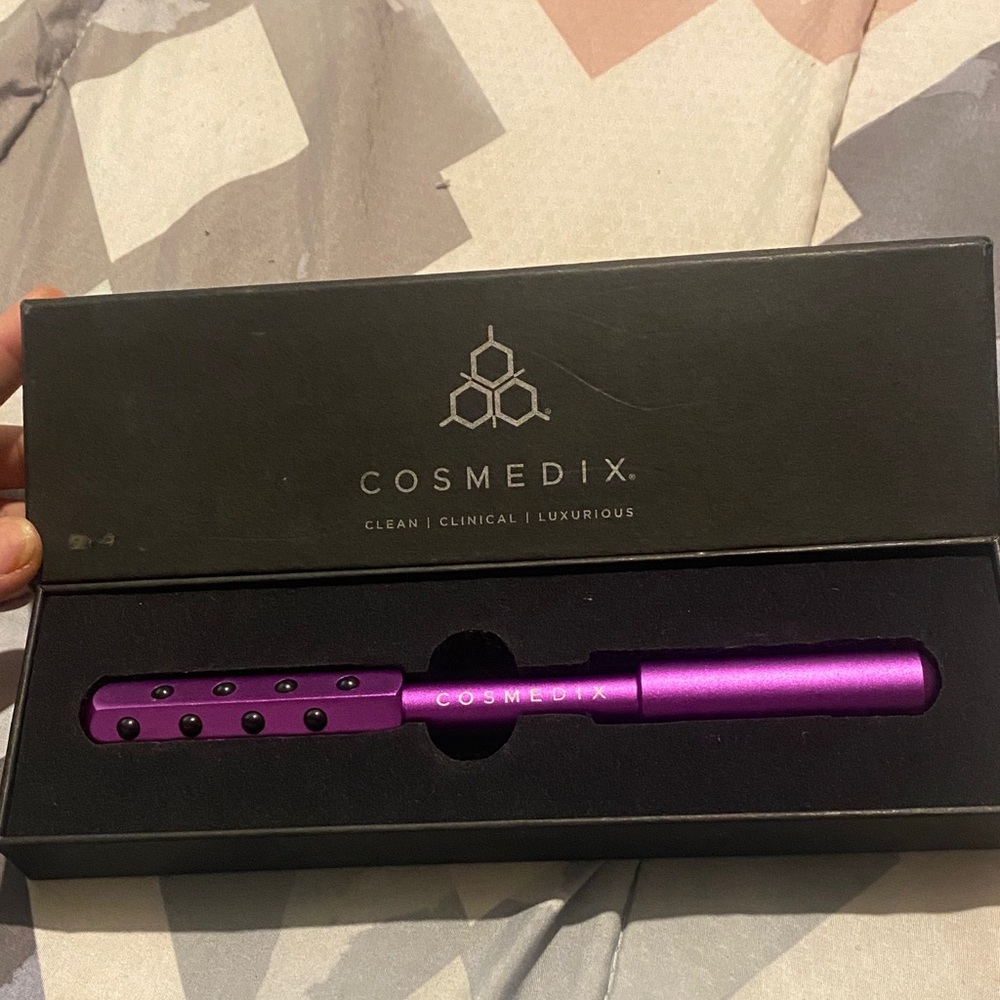 COSMEDIX Vibrant Purple Skincare Roller